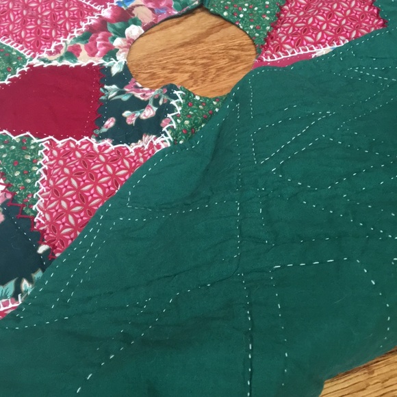Beautiful Christmas tree skirt - Picture 4 of 7
